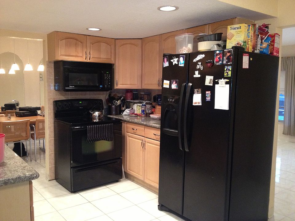 1st image of 7501 NW 72nd Ave