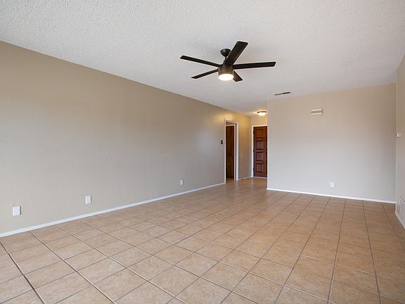 4th image of 500 Western Dr