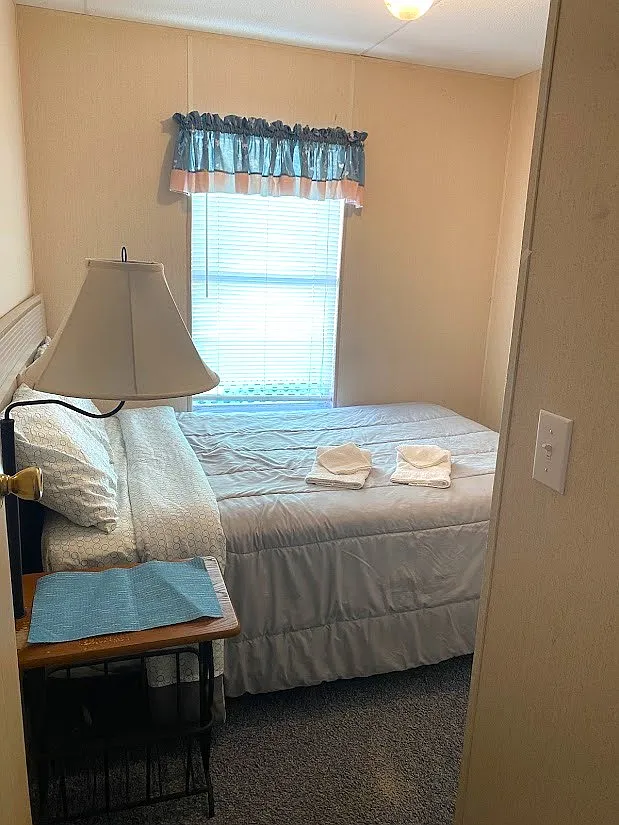 3 bed, 950 sqft, $2,340 — Photo 2