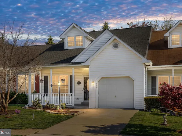 549 Wordsworth Cir, Purcellville, VA 20132
