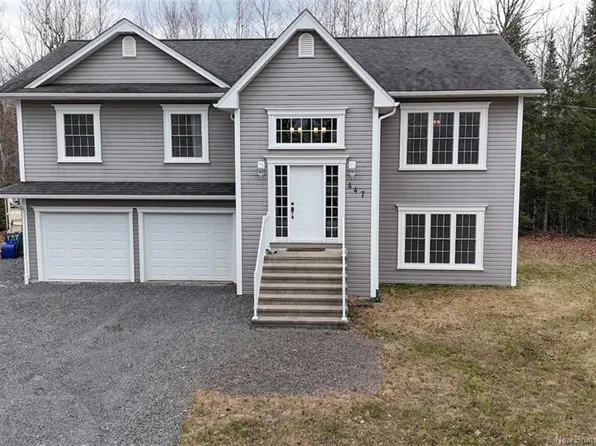 447 Whittaker Rd, Lincoln, NB E3B 7W9