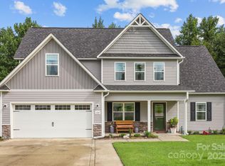 122 Bellchase Dr, Jacksonville, NC 28540