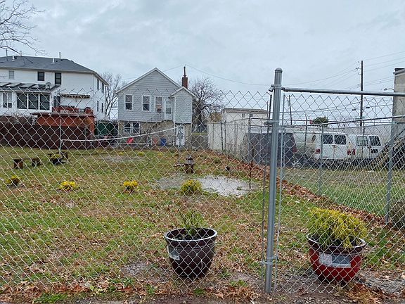 2nd image of 9 Iroquois St