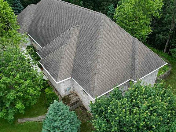 2nd image of 10 Cortland Cir