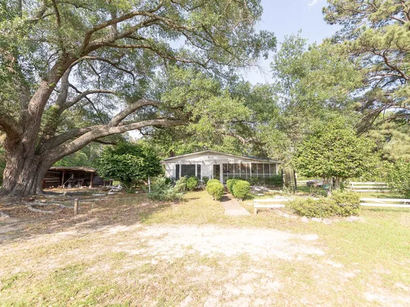 575 W River Rd, Glenmora, LA 71433