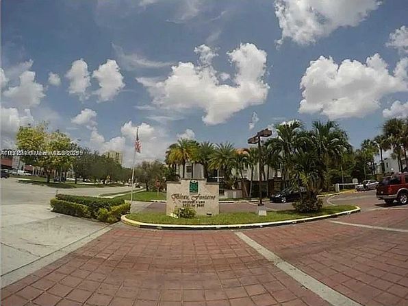 9427 Fontainebleau Blvd