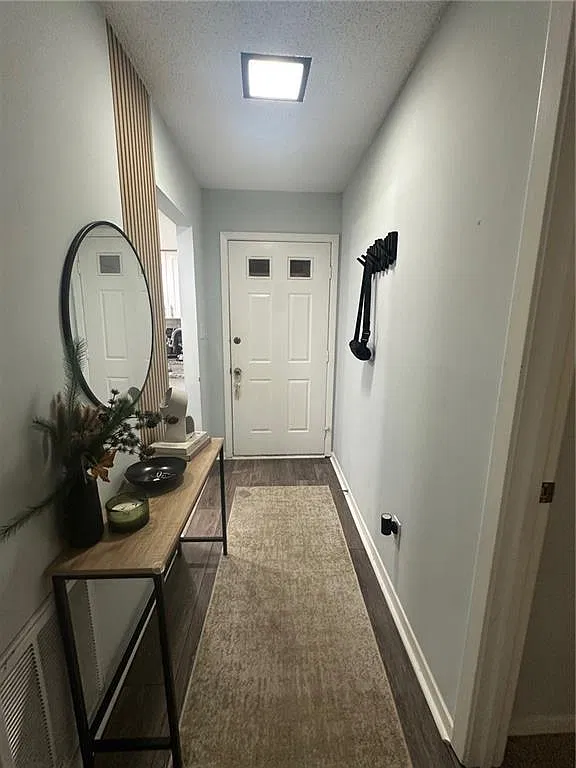 2 bed, 2.0 bath, 1320 sqft, $1,850 — Photo 2