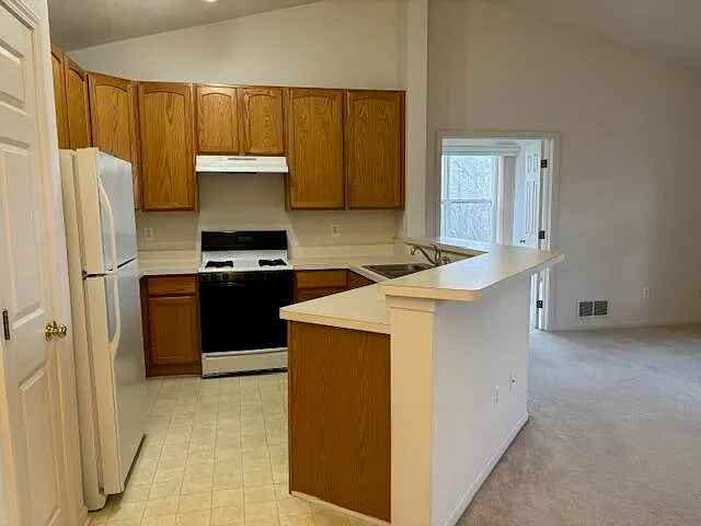 1452 Fox Pointe Cir — Photo 8