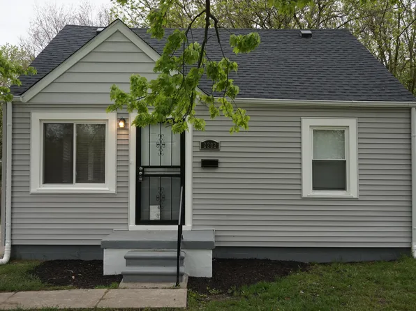 2202 Isabelle St, Inkster, MI 48141