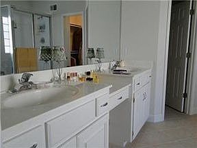 5th image of 701 NE Ashmont Pl
