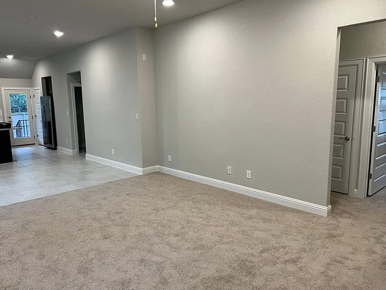 2605 Sam Bass Rd #32 — Photo 16