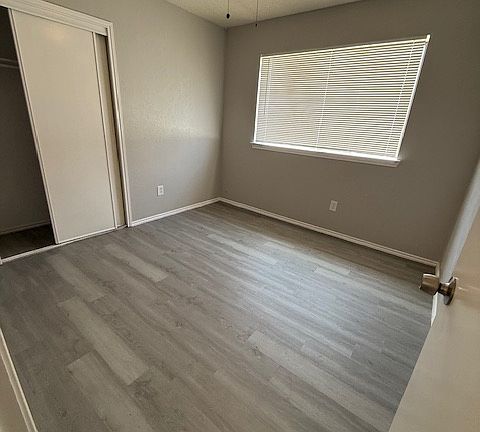 4th image of 5713 Westchase Dr