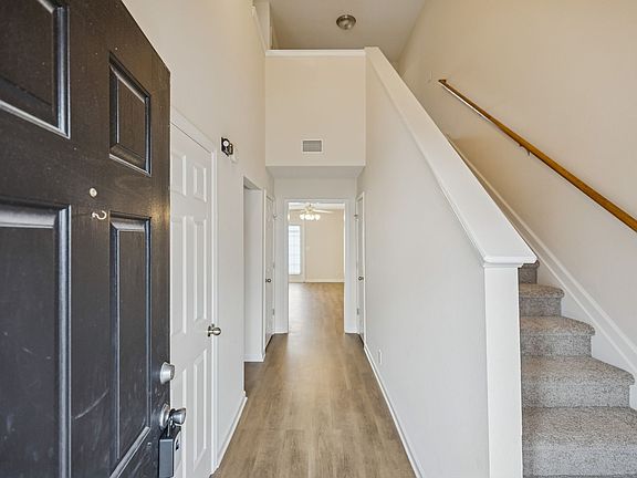 2nd image of 1011 Maricopa Dr