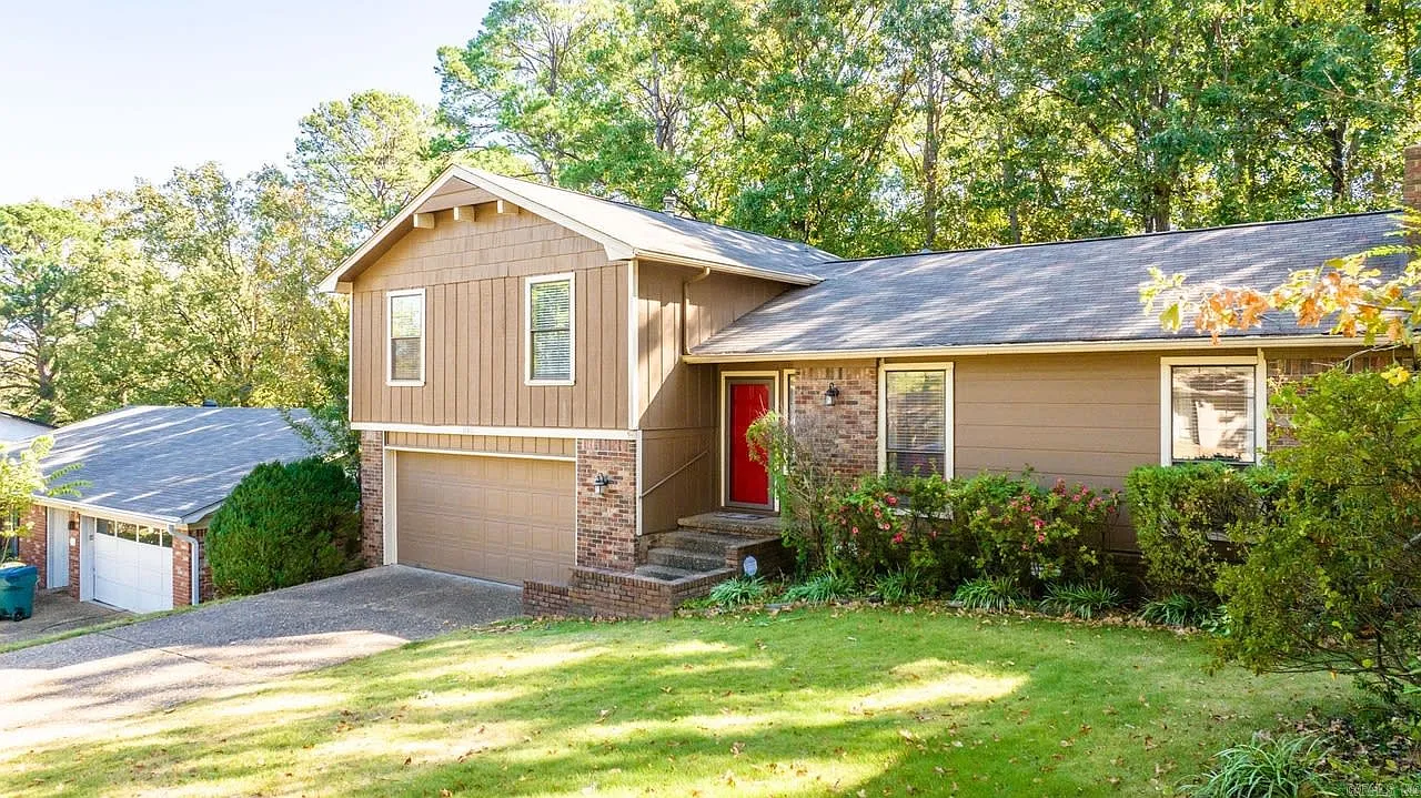 3 bed, $1,527 — Photo 1