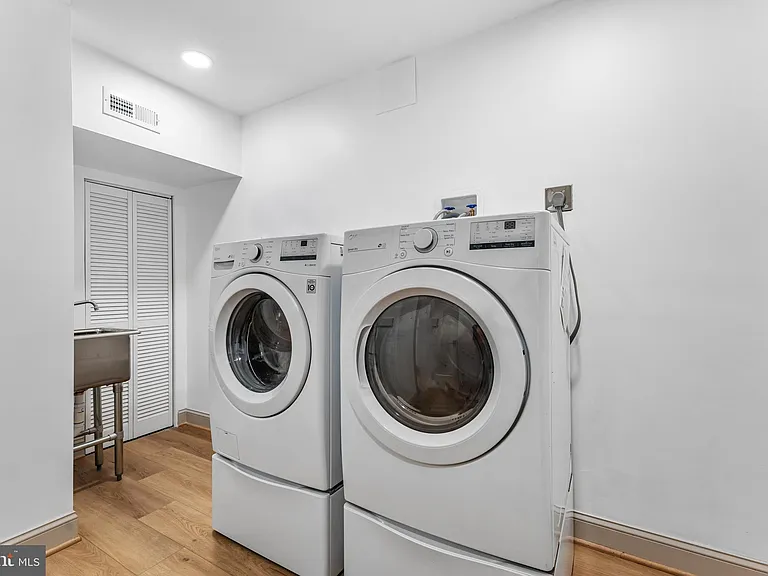 2820 Ellicott St NW — Photo 35