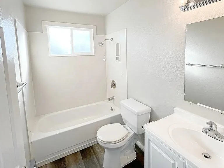Cherry Lane Duplex - 3114 Cherry Ln — Photo 3