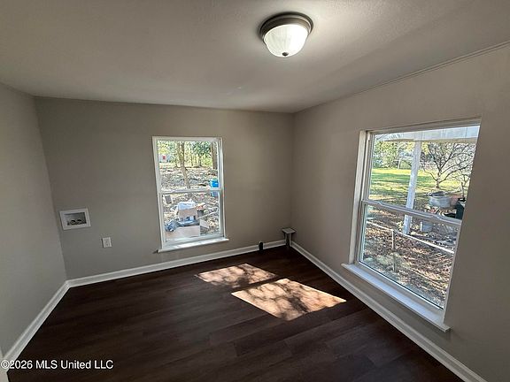 5th image of 1811 Wilson Ave