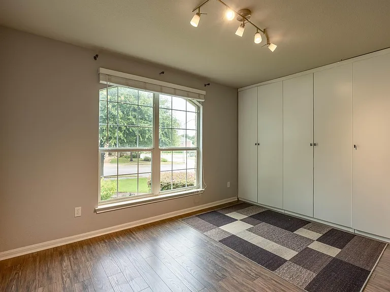 1301 Rimstone Dr — Photo 13