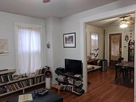 3rd image of 341 Park Dr