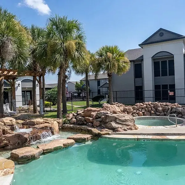 Skylar Pointe — Photo 1