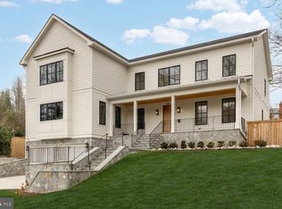 4283 38th St N, Arlington, VA 22207