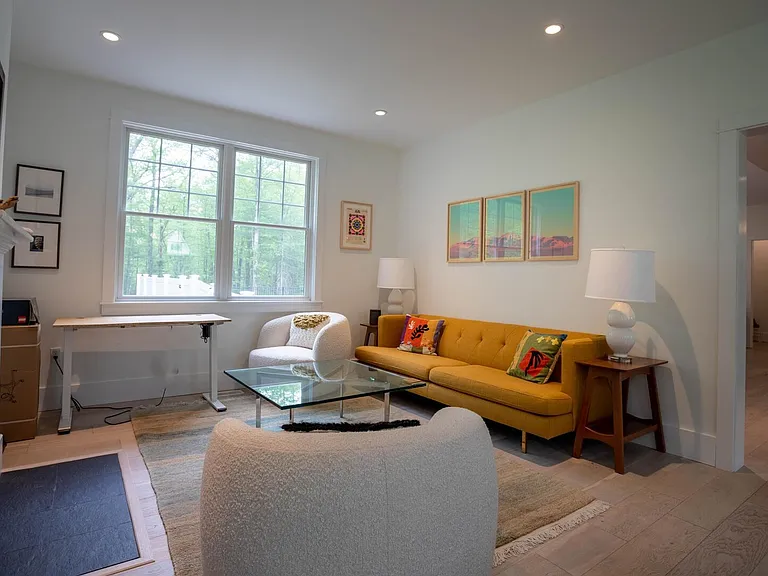 10 McCarron Dr — Photo 6
