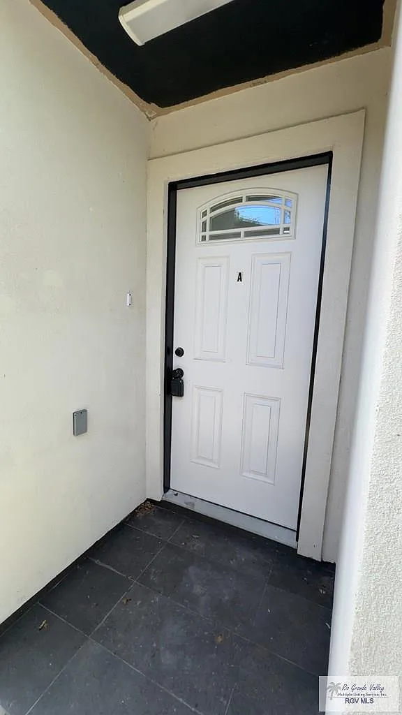 Building Photo - 7137 Calles Ave