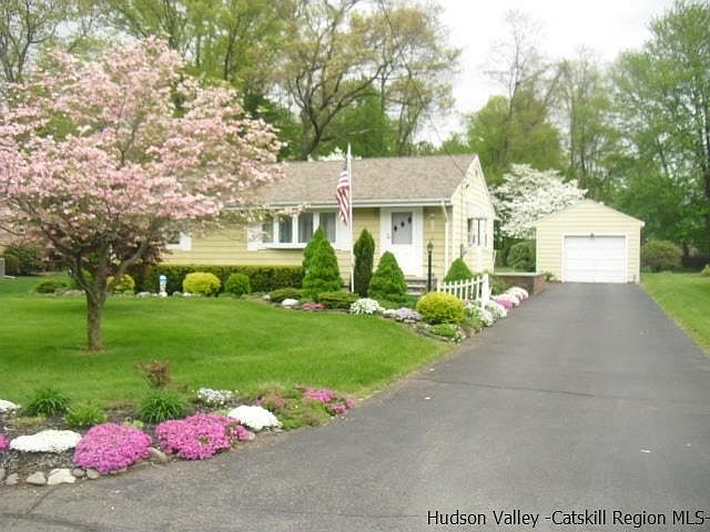 1st image of 116 Barclay Ln