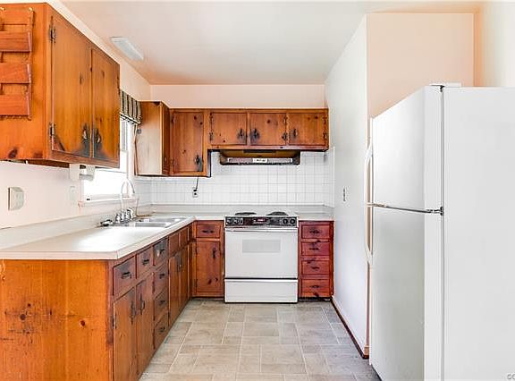 4th image of 3317 Lynhaven Ave