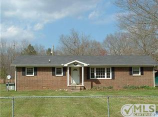 413 Growden Ln, Tullahoma, TN 37388
