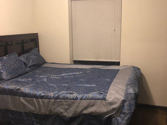 3rd image of 851 E 53rd St APT 1B