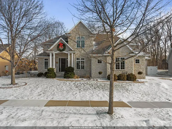 657 Hideaway Ct, Combined Locks, WI 54113