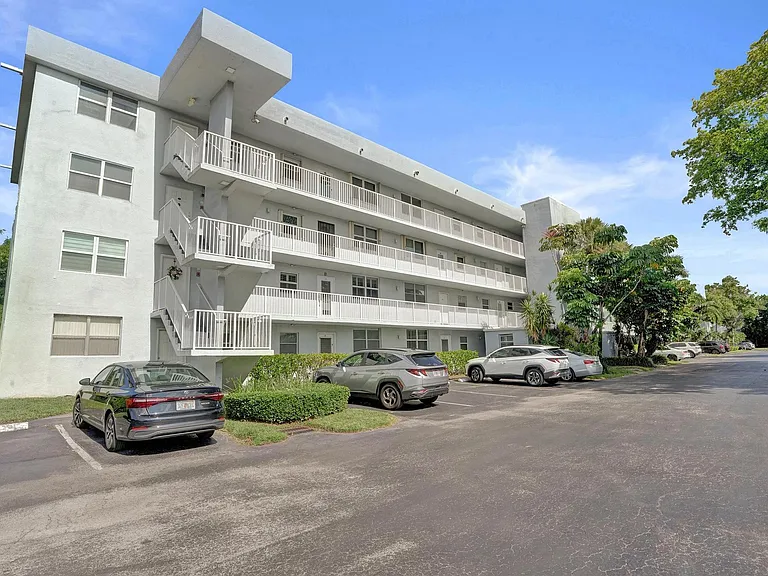 106 Royal Park Dr #2A — Photo 35