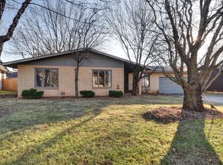 2222 E Meadow Dr, Springfield, MO 65804