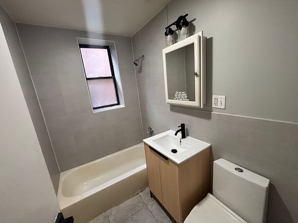 2nd image of 117 Wade St #3