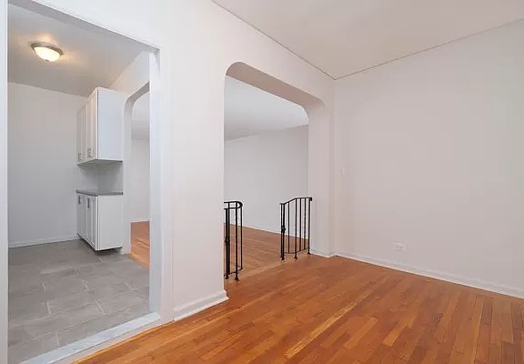 3rd image of 55 E 190th St APT 35
