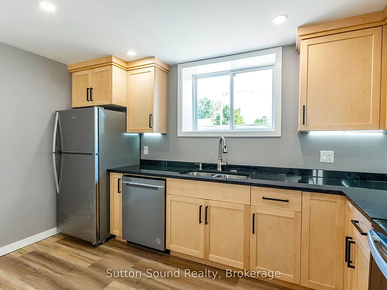 486 Dawson St #LOWER — Photo 12