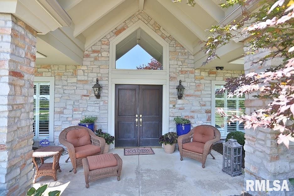 4837 N Grandview Dr, Peoria Heights, IL 61616 Zillow