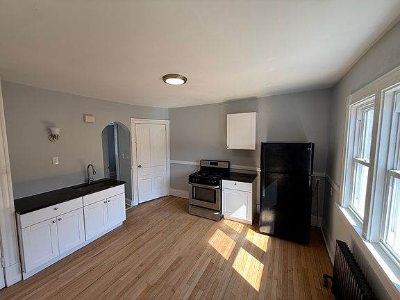 3rd image of 2548A N Humboldt Blvd #A