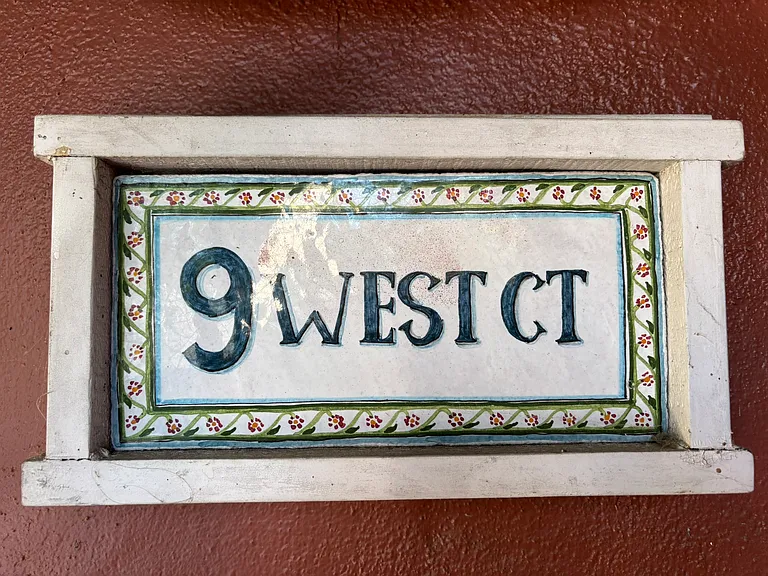 9 West Ct — Photo 2