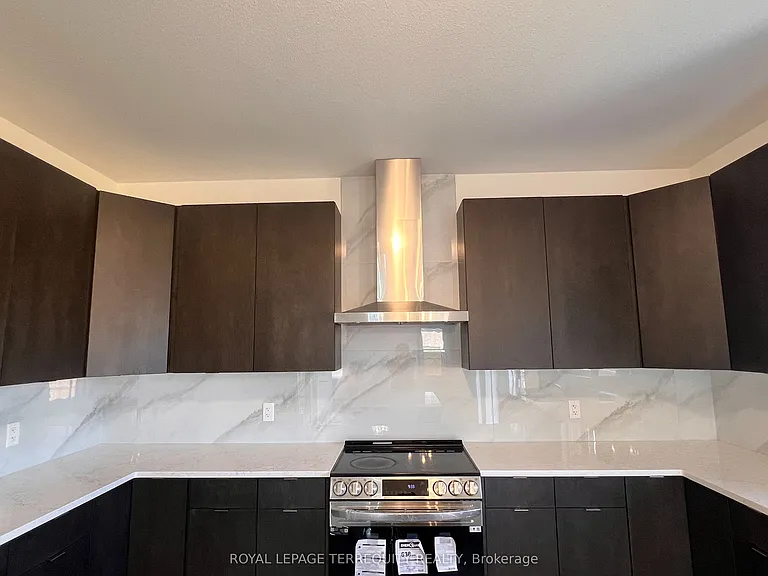119 Acacia Rd — Photo 16