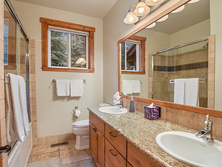 1175 Statford Way — Photo 23