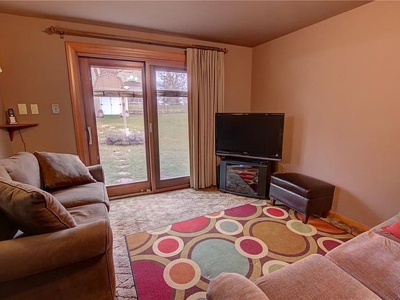 4th image of 83 Patricia Dr