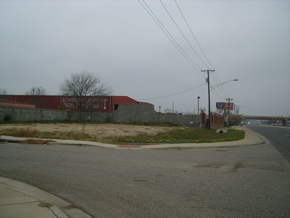2nd image of 3418 W Fiesta Loop
