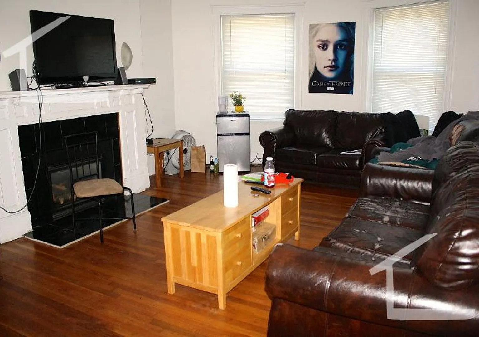 Nicely renovated 4 bed unit near BU and the Green Line. — Photo 4