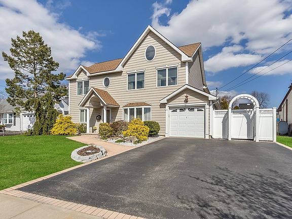 3rd image of 10 Croyden Dr