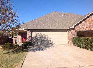903 SW 36th St, Moore, OK 73160