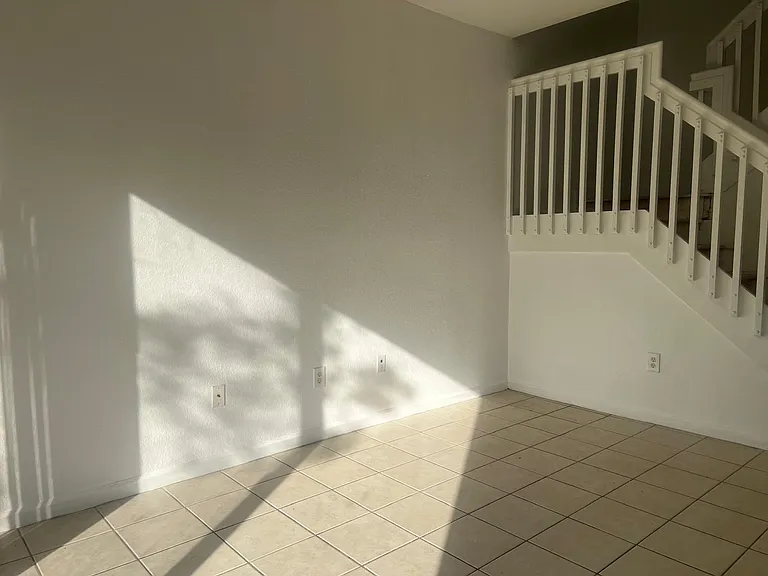 969 Abaco Ln — Photo 5