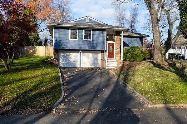 1st image of 109 Patchogue Dr