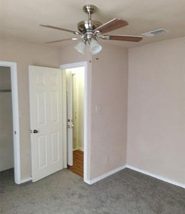2nd image of 1005 SE 8 1/2 St